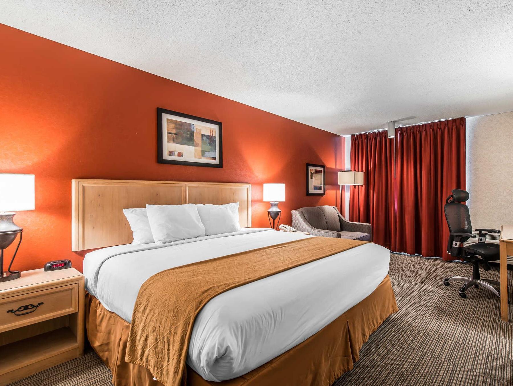 Quality Inn & Suites Garden Of The Gods Colorado Springs Exterior photo