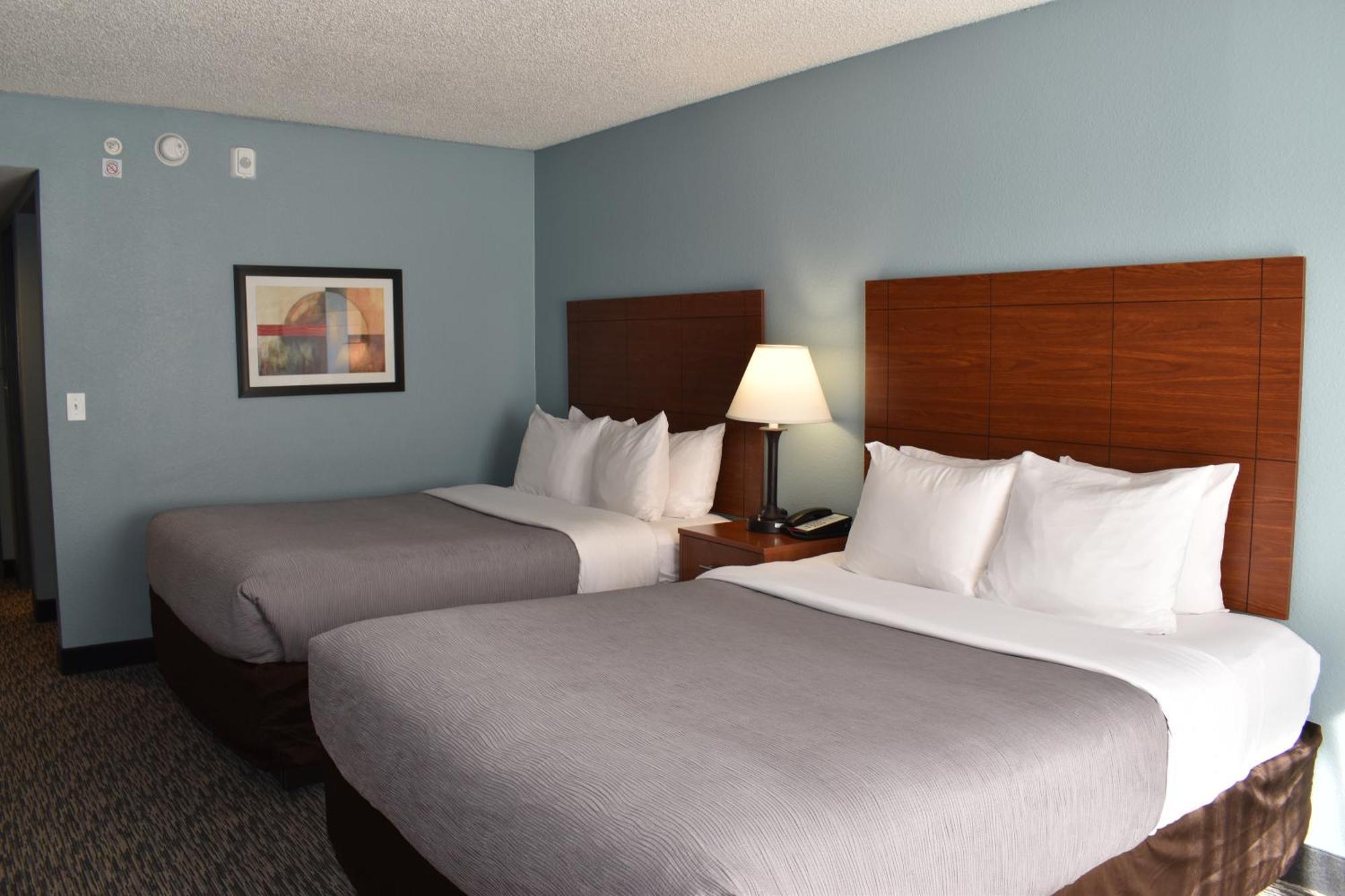 Quality Inn & Suites Garden Of The Gods Colorado Springs Exterior photo